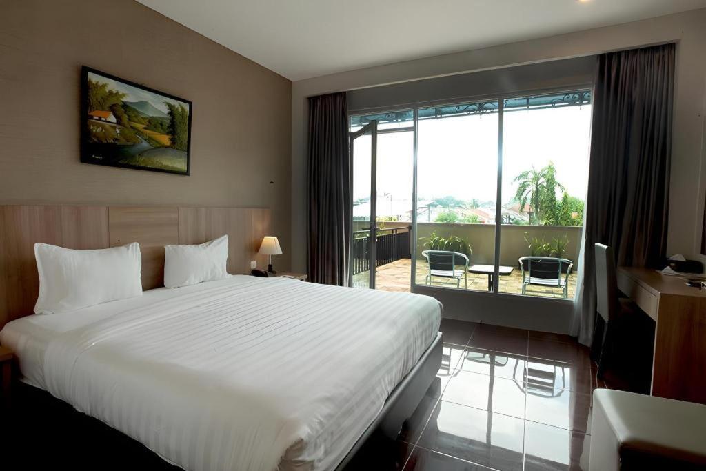 Asoka Luxury Hotel Bandar Lampung Eksteriør bilde