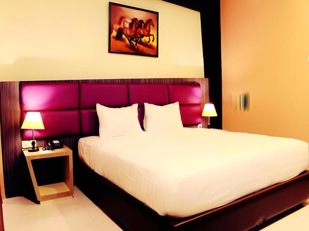 Asoka Luxury Hotel Bandar Lampung Eksteriør bilde